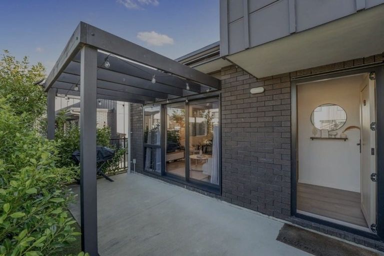 Photo of property in 63 Black Beech Crescent, Takanini, 2110