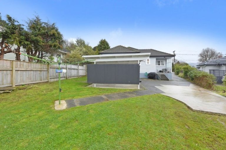 Photo of property in 4 Kopara Grove, Stokes Valley, Lower Hutt, 5019