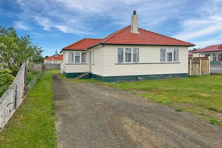 Photo of property in 9 Stairs Street, Dannevirke, 4930