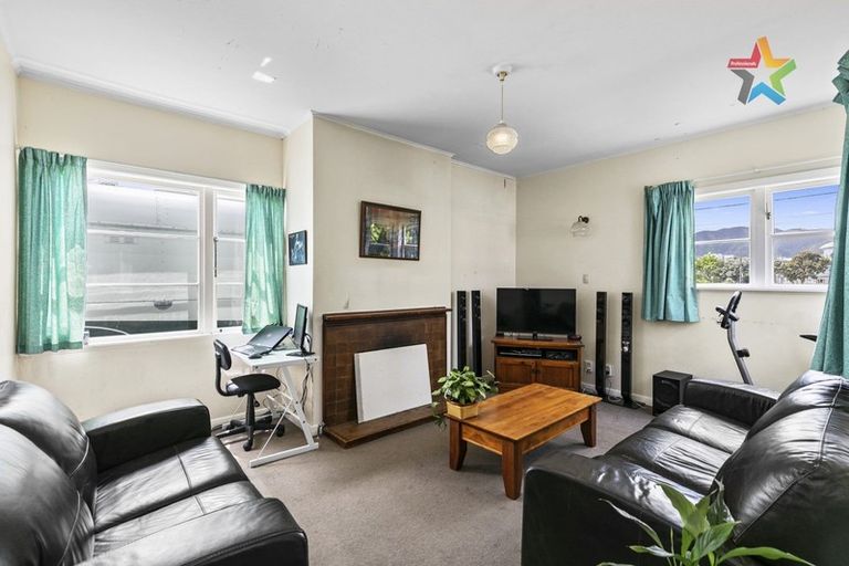 Photo of property in 73 Adelaide Street, Petone, Lower Hutt, 5012