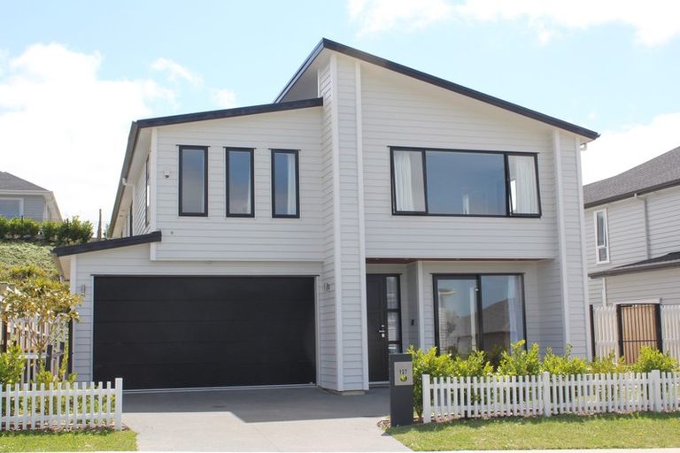 Photo of property in 127 Colonial Drive, Silverdale, 0932