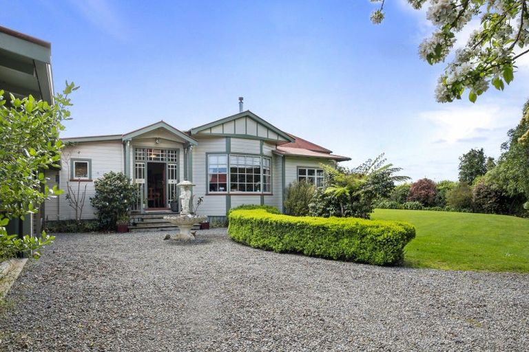 Photo of property in 18 Heatherlea Road West, Levin, 5575