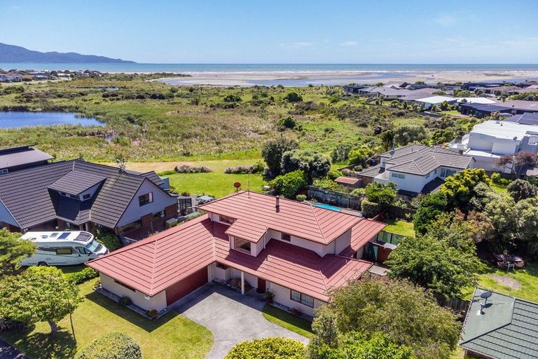 Photo of property in 303 Manly Street, Paraparaumu Beach, Paraparaumu, 5032