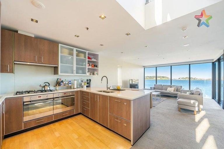 Photo of property in Patent 326 Apartments, 507s/326 Evans Bay Parade, Hataitai, Wellington, 6021