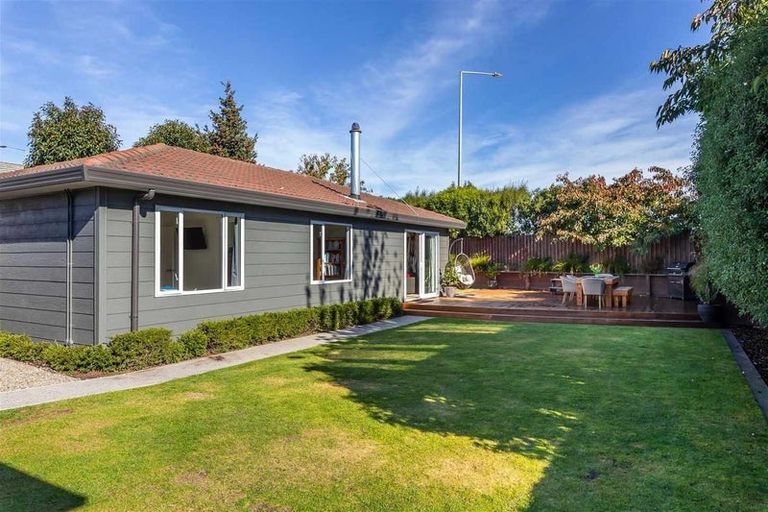 Photo of property in 310a Lake Terrace Road, Shirley, Christchurch, 8061