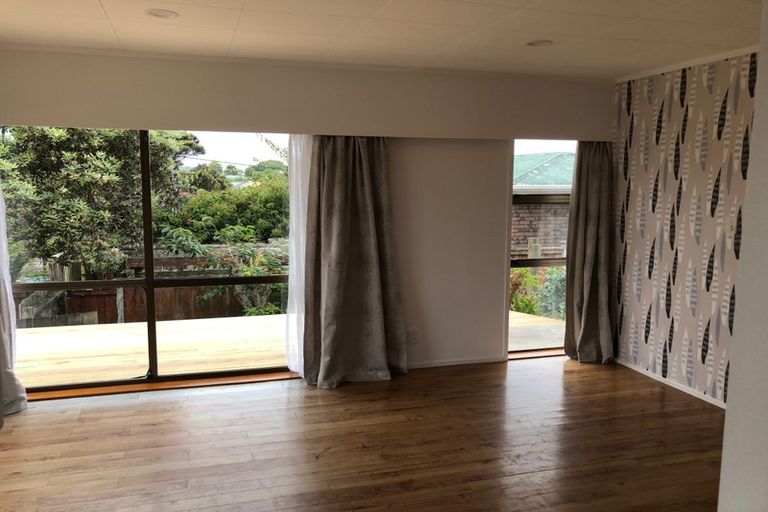 Photo of property in 2/13 Dakota Avenue, Beach Haven, Auckland, 0626
