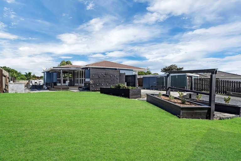 Photo of property in 9 Rata Street, Waiuku, 2123