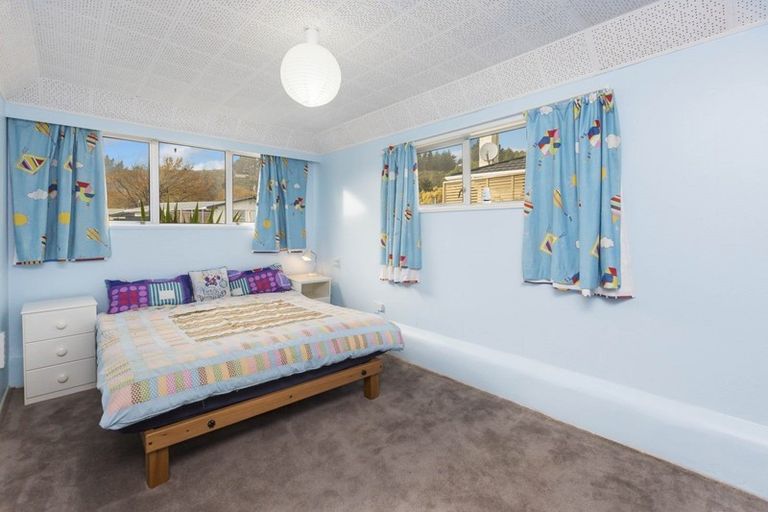 Photo of property in 53 Hillside Drive, Maoribank, Upper Hutt, 5018