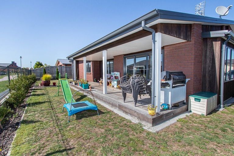 Photo of property in 42 Jarrett Terrace, Leamington, Cambridge, 3432