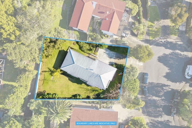 Photo of property in 10 Emery Grove, Bayview, Auckland, 0629