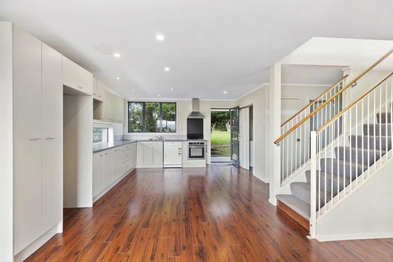 Photo of property in 37 Pikarere Street, Titahi Bay, Porirua, 5022