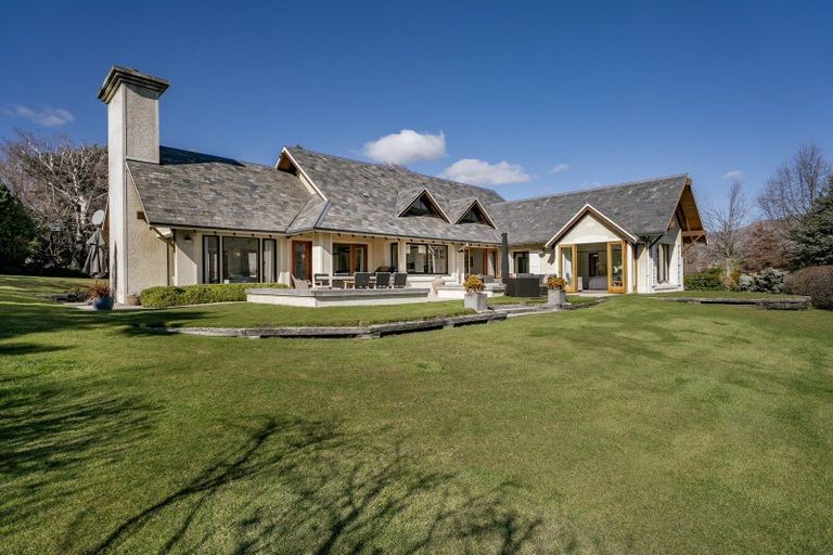 Photo of property in 186 Beacon Point Road, Wanaka, 9305