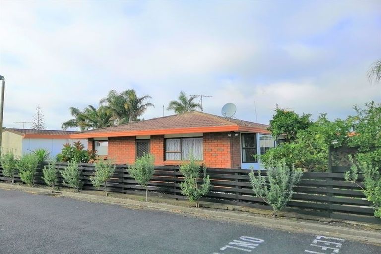 Photo of property in 3/178 Centreway Road, Orewa, 0931