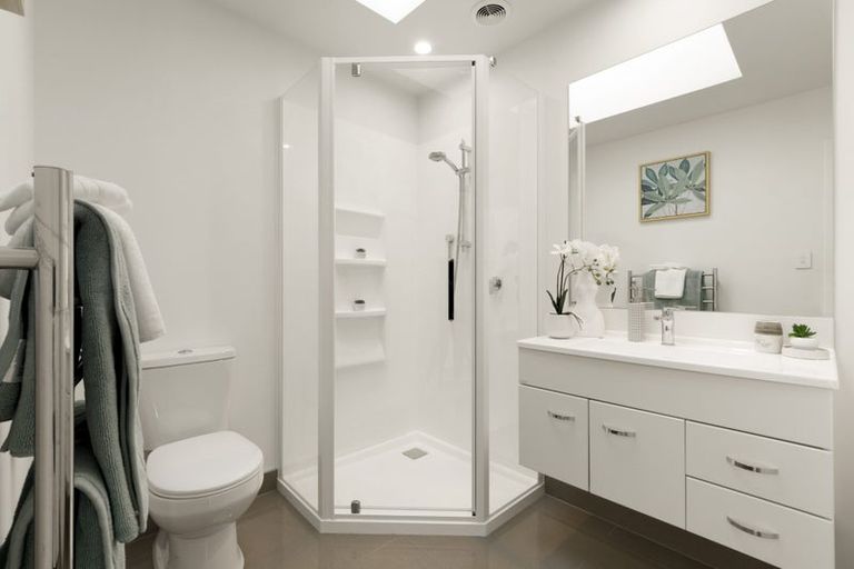 Photo of property in 10 Regiment Road, Papakura, 2110