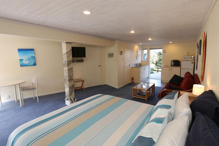 Photo of property in 170 Seaforth Road, Waihi Beach, 3611