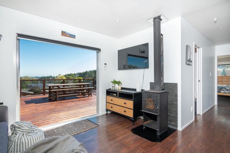 Photo of property in 31 Mcentee Road, Waitakere, Auckland, 0816