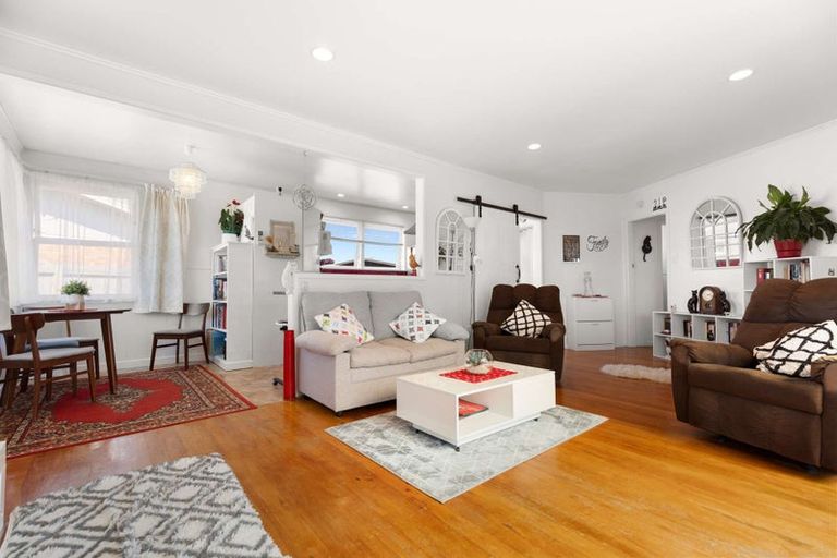 Photo of property in 163 Sandwich Road, St Andrews, Hamilton, 3200