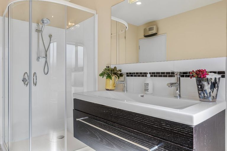 Photo of property in 5 Millpark Place, Northwood, Christchurch, 8051