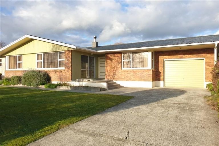 Photo of property in 27 Kennedy Avenue, Feilding, 4702