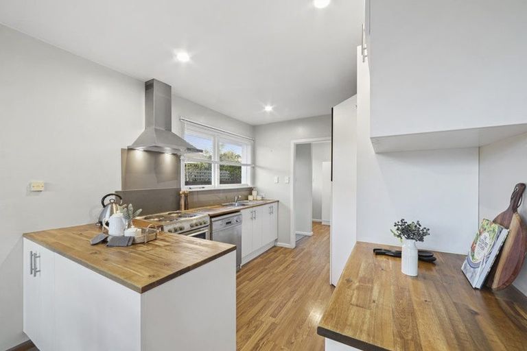 Photo of property in 5 Neave Place, Hillmorton, Christchurch, 8025