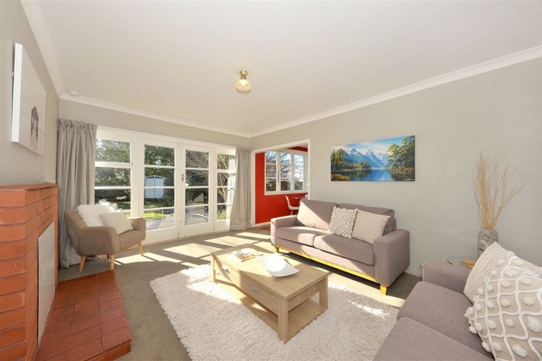 Photo of property in 35 Suva Street, Upper Riccarton, Christchurch, 8041