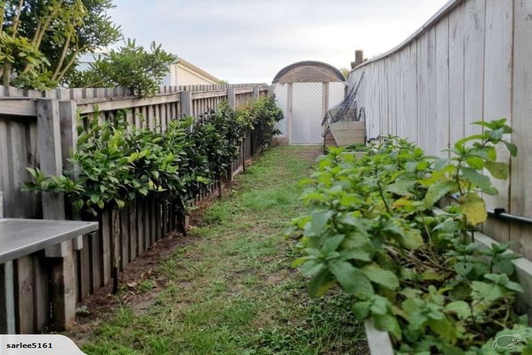 Photo of property in 22 Butterworth Crescent, Papamoa Beach, Papamoa, 3118