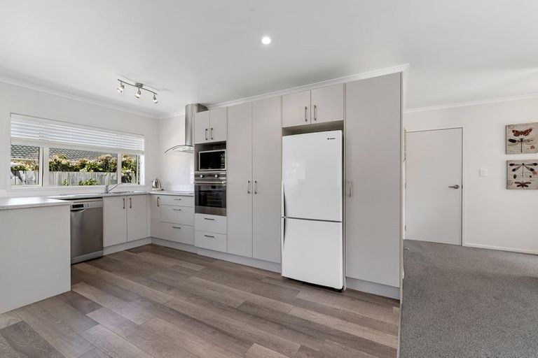 Photo of property in 9 Annalise Place, Orewa, 0931
