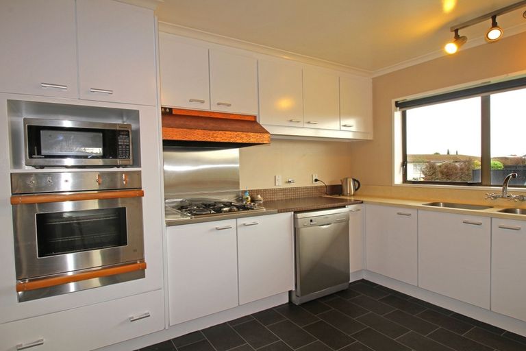 Photo of property in 24 Havill Street, Takaro, Palmerston North, 4410