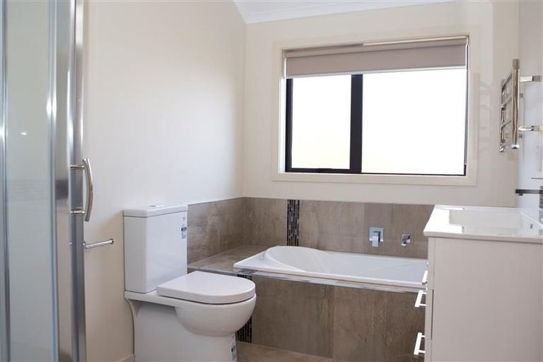 Photo of property in 16 Charlotte Crescent, Dinsdale, Hamilton, 3204