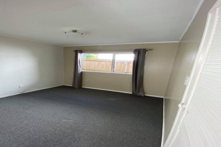 Photo of property in 1/73 Spinella Drive, Bayview, Auckland, 0629