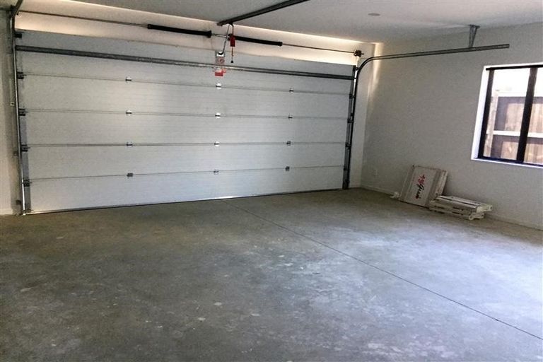 Photo of property in 27 Syd Grant Crescent, Orewa, 0931