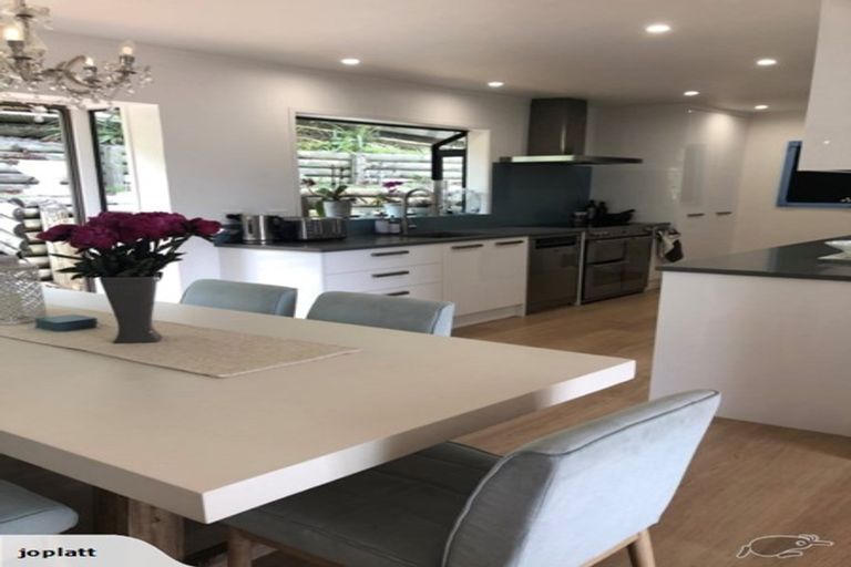 Photo of property in 31 Squirrel Lane, Browns Bay, Auckland, 0630