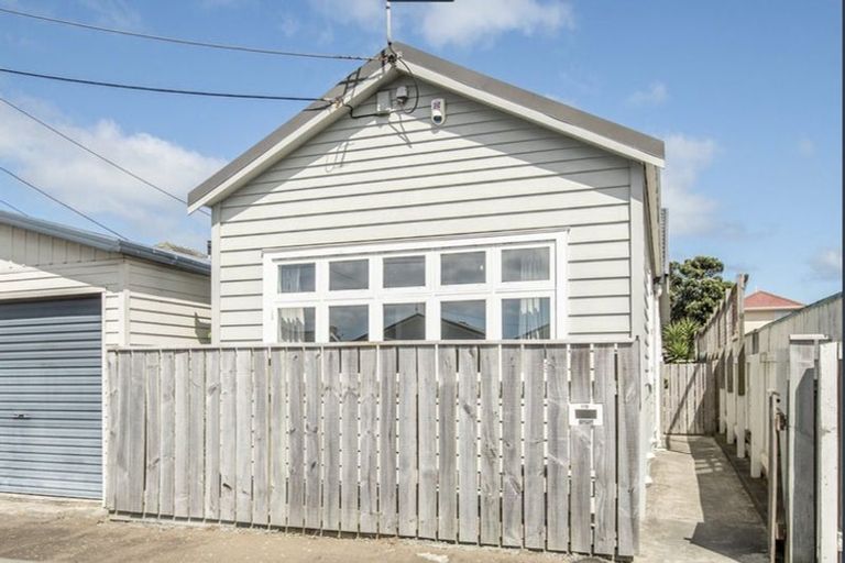 Photo of property in 119 Apu Crescent, Lyall Bay, Wellington, 6022