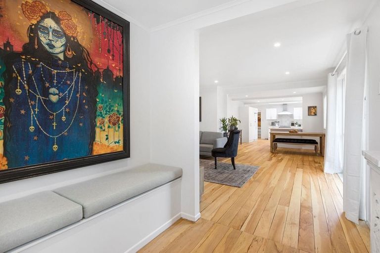 Photo of property in 24 Walmer Road, Point Chevalier, Auckland, 1022