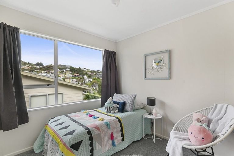 Photo of property in 18 Cassley Crescent, Papakowhai, Porirua, 5024
