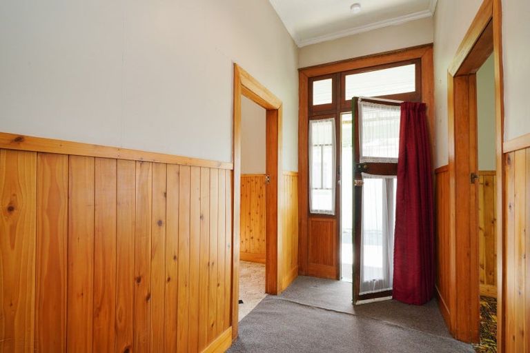 Photo of property in 11 Clifden Highway, Tuatapere, 9620