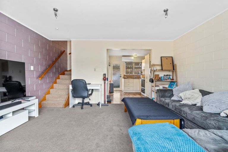 Photo of property in 2/5 Second Avenue, Avenues, Whangarei, 0110