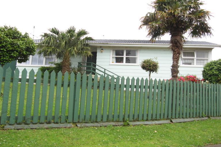 Photo of property in 14 Steen Place, Mangere Bridge, Auckland, 2022