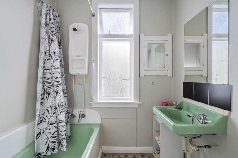 Photo of property in 14 Blackwell Street, Marton, 4710