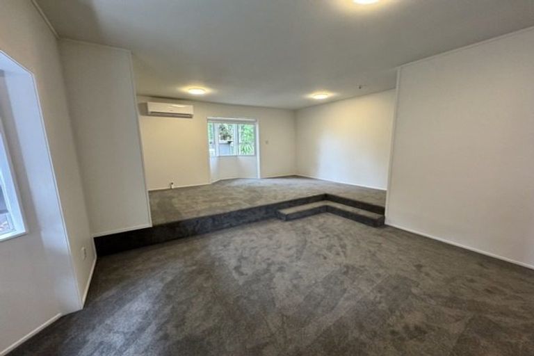 Photo of property in 364 Great South Road, Opaheke, Papakura, 2113