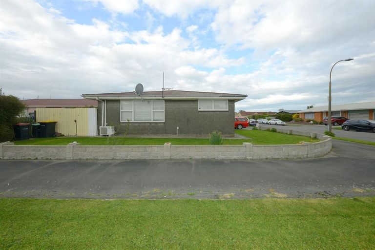 Photo of property in 2/22 Blakehall Place, Spreydon, Christchurch, 8024