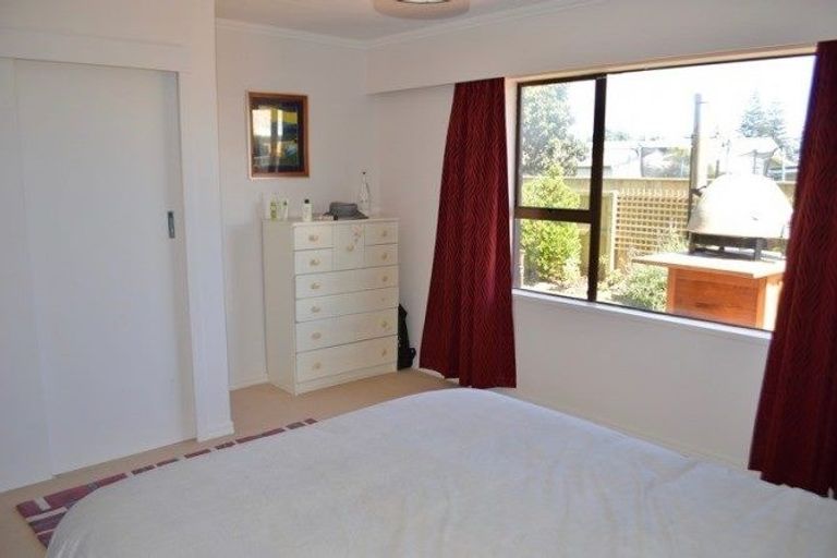 Photo of property in 11a Toi Street, Otaki Beach, Otaki, 5512