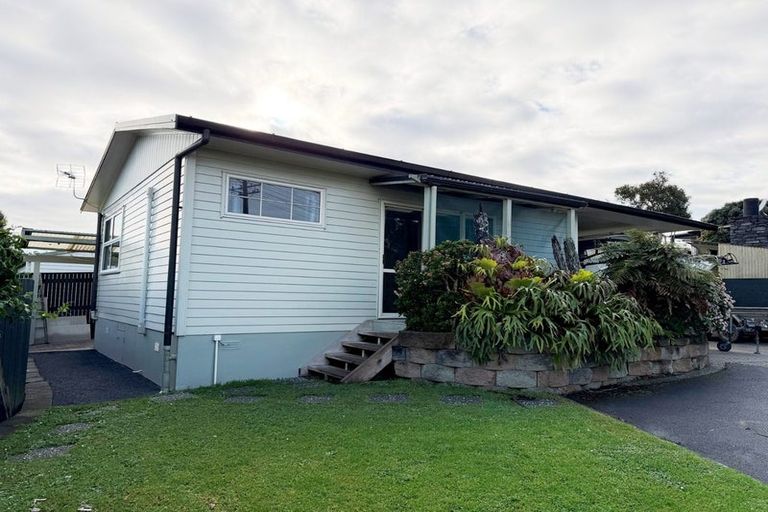 Photo of property in 153 Arran Road, Browns Bay, Auckland, 0630