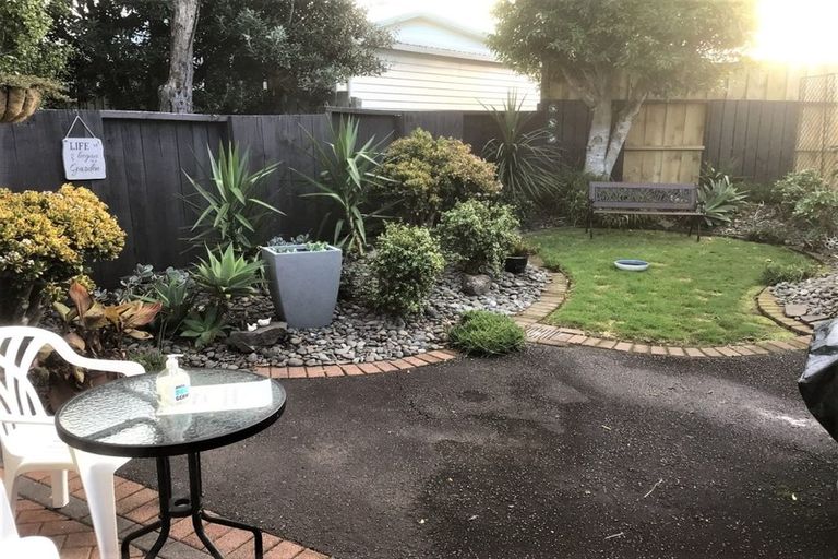 Photo of property in 12 Emery Place, Papamoa Beach, Papamoa, 3118