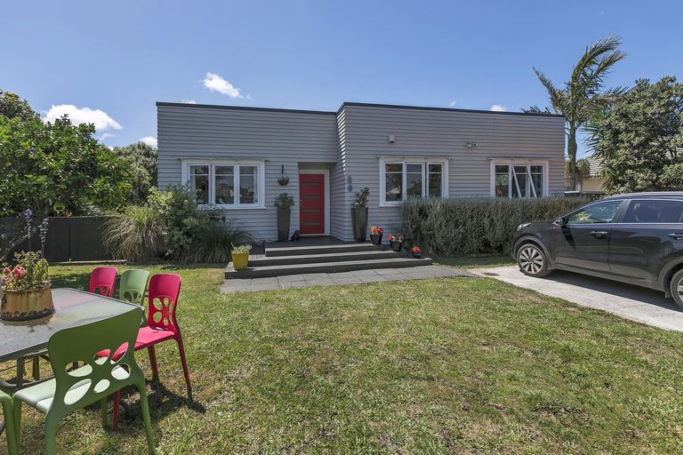 Photo of property in 20 Fitzroy Street, Papatoetoe, Auckland, 2104