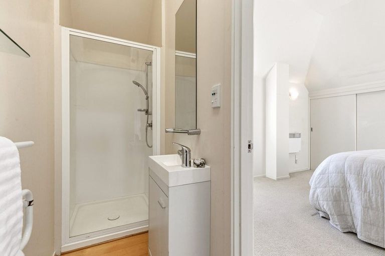 Photo of property in 2d Hatton Street, Karori, Wellington, 6012