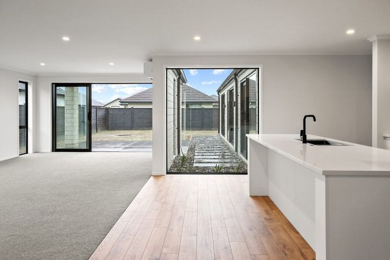 Photo of property in 28 Isobel Hodgson Drive, Cambridge, 3434