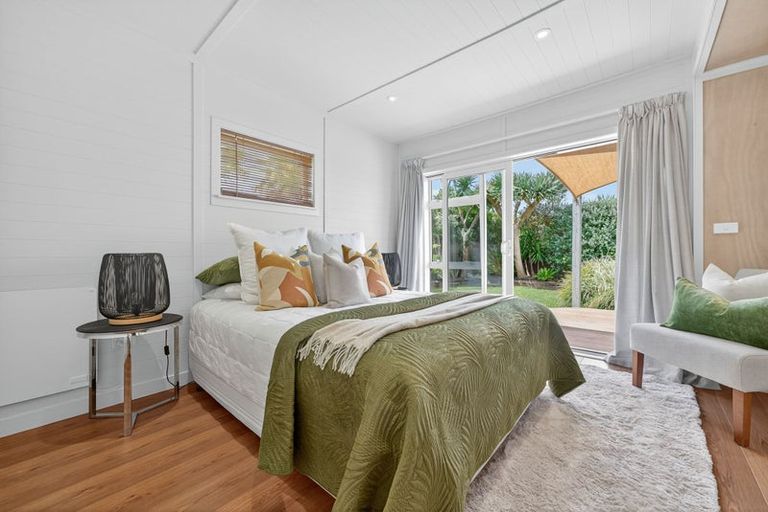 Photo of property in 29 Peter Terrace, Castor Bay, Auckland, 0620