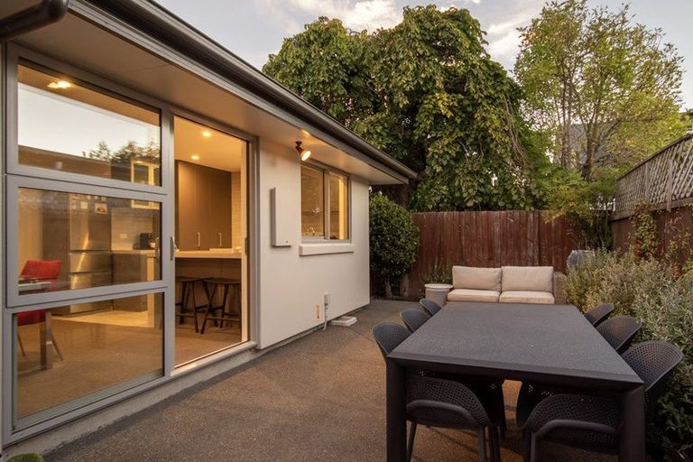 Photo of property in 76 Palatine Terrace, Saint Martins, Christchurch, 8022