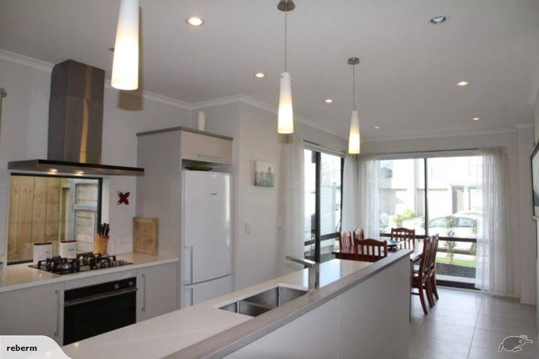 Photo of property in 17 Costa Viva Crescent, Karaka, Papakura, 2113